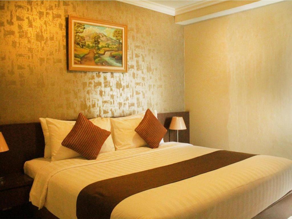 Great Western Hotel & Resort Serpong - Tangerang Exterior photo