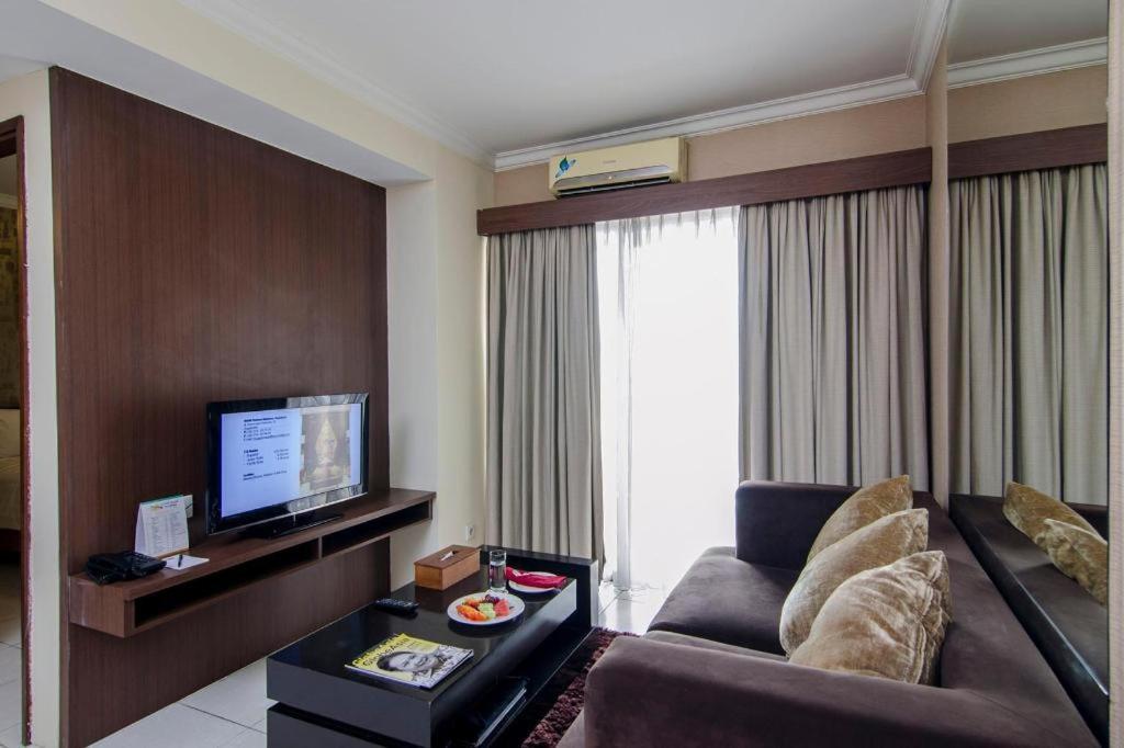 Great Western Hotel & Resort Serpong - Tangerang Exterior photo