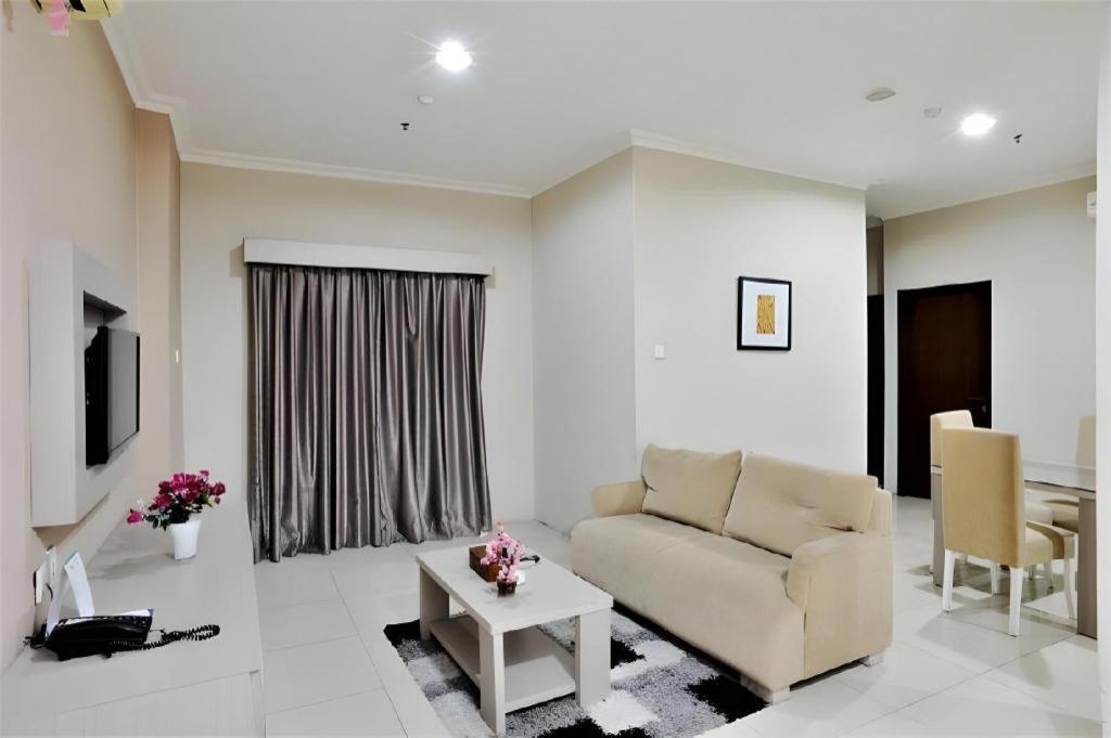 Great Western Hotel & Resort Serpong - Tangerang Exterior photo