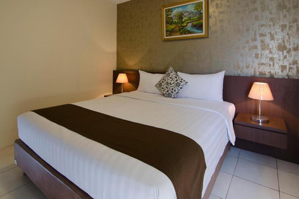 Great Western Hotel & Resort Serpong - Tangerang Exterior photo